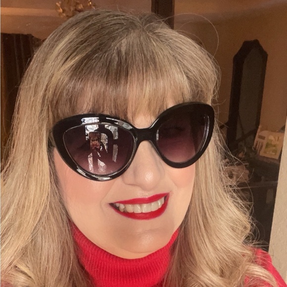 Sunglasses - Picture 5 of 5